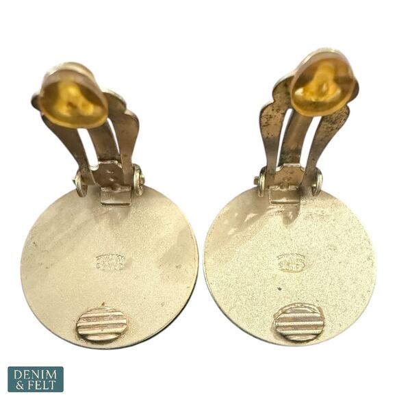 Chanel 2002 02P CC Logo Striped Resin Clip-On Earrings Beige Gold w/ Box RARE!! - Picture 9 of 10